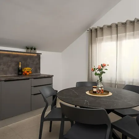 Apartment By The Sea Duce, Omis - 11673 *